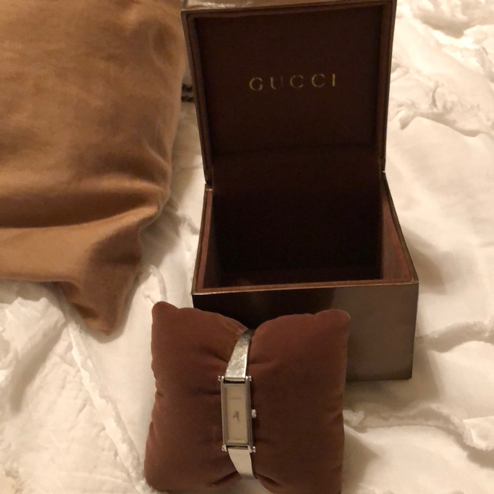 Silver stainless steal Gucci bracelet watch